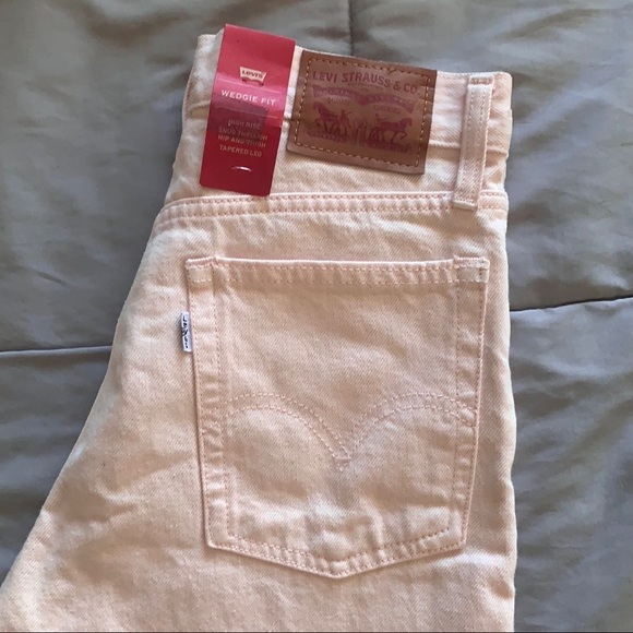 Levi’s Wedgie Fit Jean Creole Pink Size 25 - Picture 3 of 6